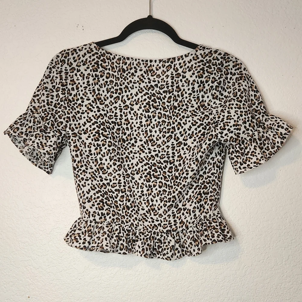 Princess Polly‎ Front Tie Animal Print Crop Top with Ruffled Sleeves, Size 0